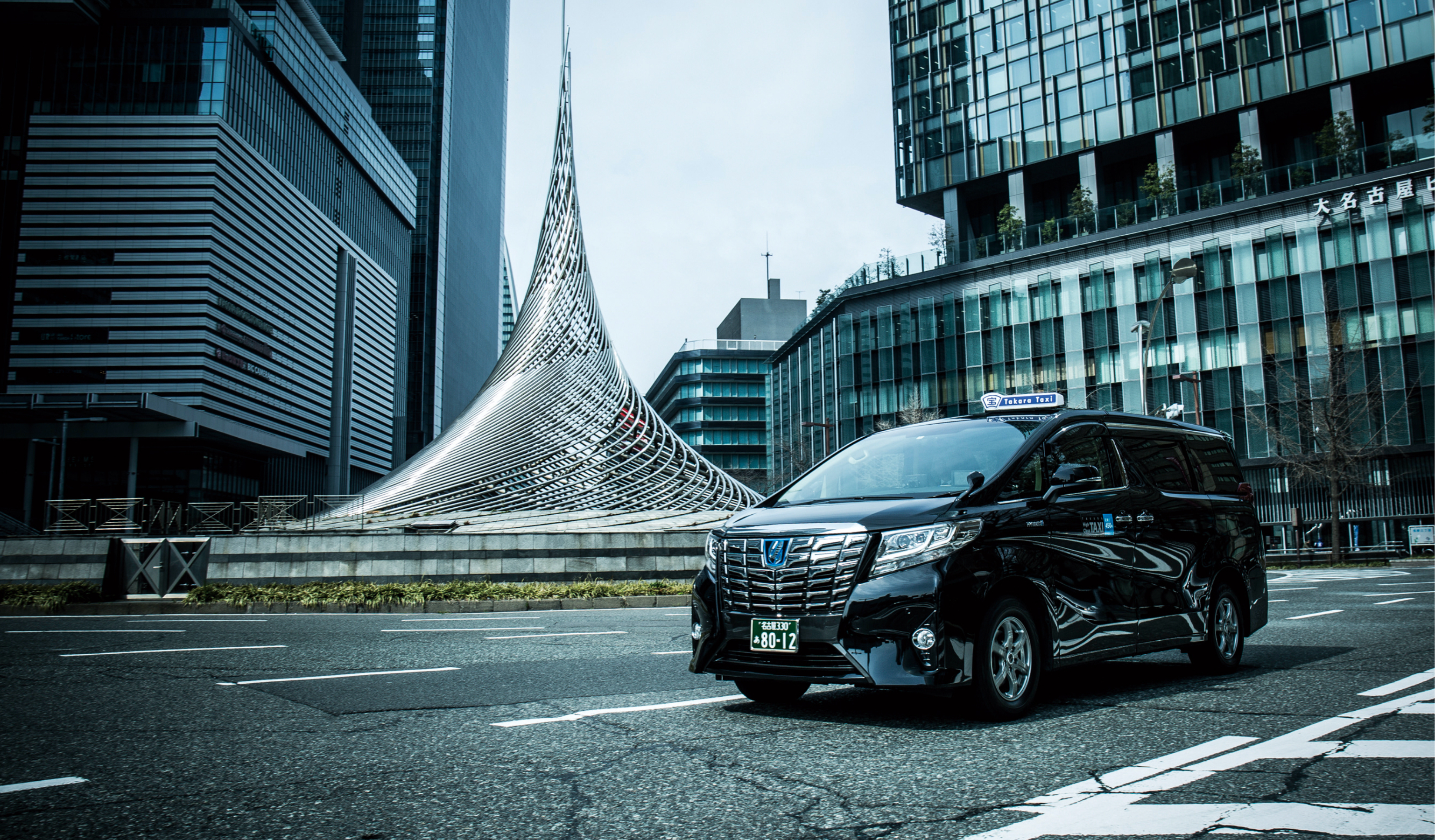 タクシーは、人、モノ、情報を運ぶ新時代に突入した