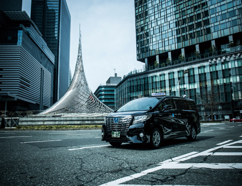 タクシーは、人、モノ、情報を運ぶ新時代に突入した